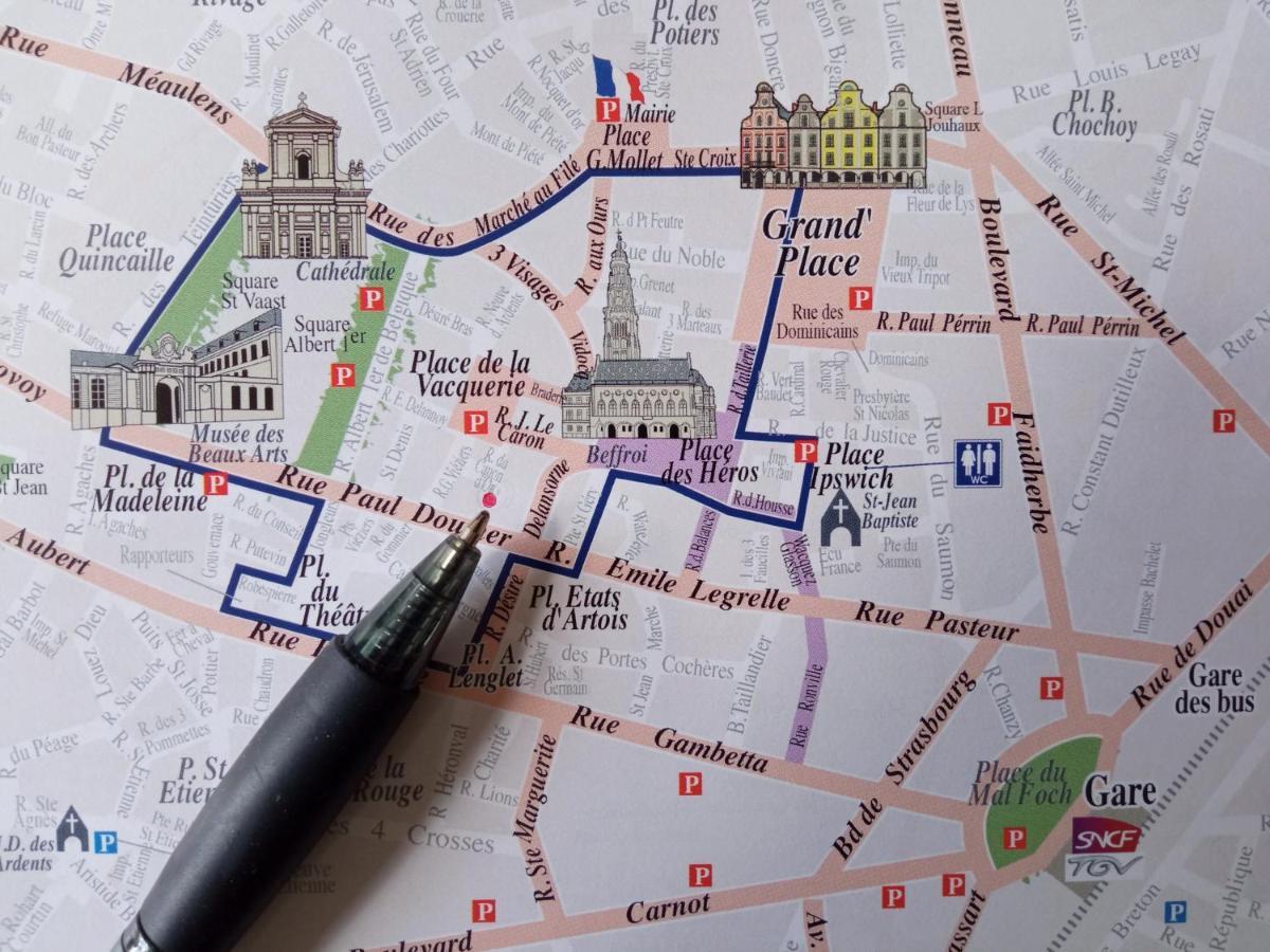 Appartement Au pied du Beffroi à Arras Extérieur photo