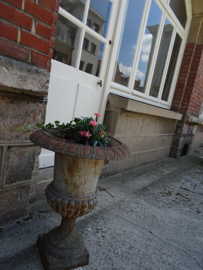 Appartement Au pied du Beffroi à Arras Extérieur photo